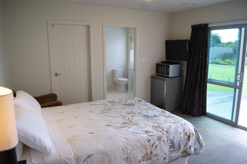 Waihi Beach Getaway-Studio, Ensuite & Private Deck Екстер'єр фото
